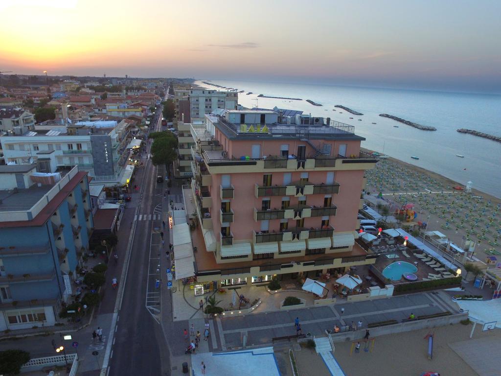 Hotel Baia ริมินี ภายนอก รูปภาพ