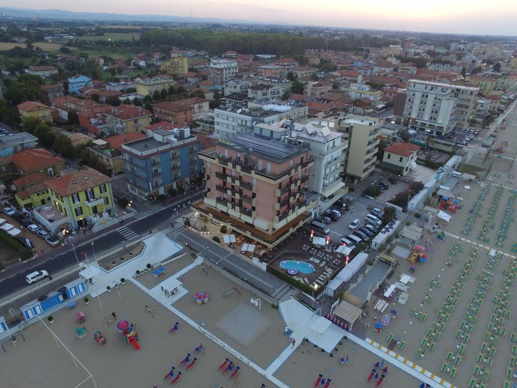 Hotel Baia ริมินี ภายนอก รูปภาพ