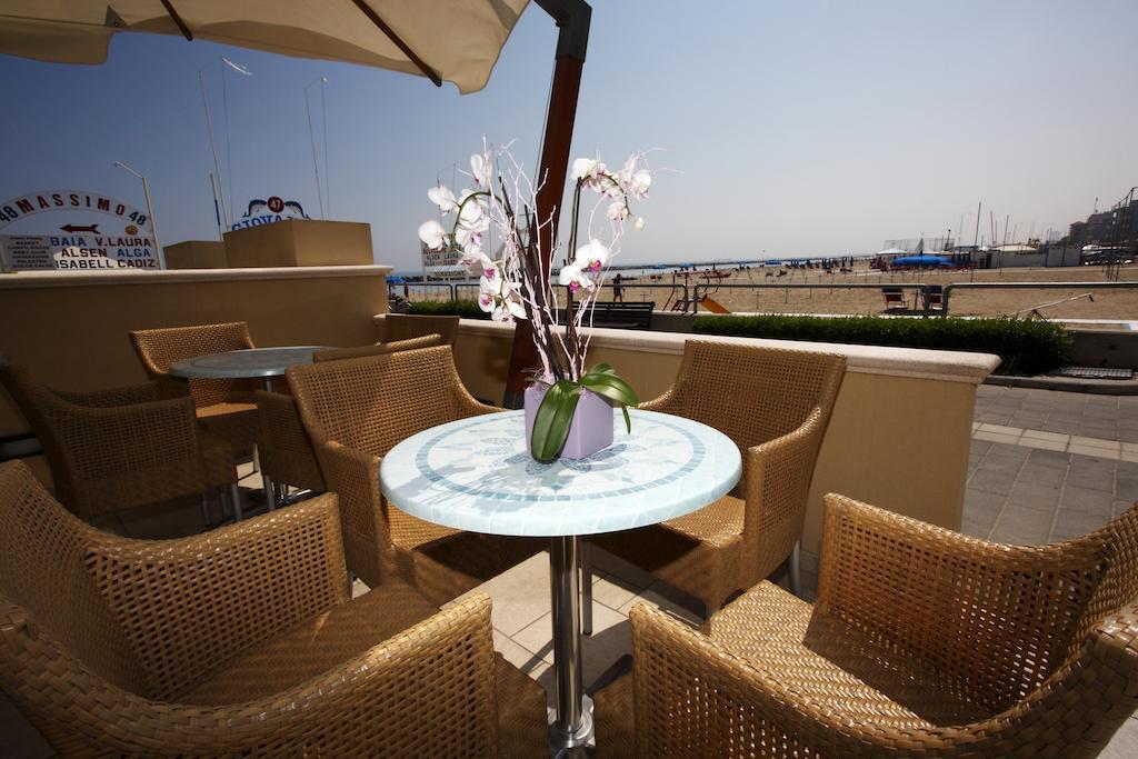 Hotel Baia ริมินี ภายนอก รูปภาพ