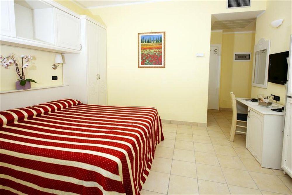 Hotel Baia ริมินี ภายนอก รูปภาพ