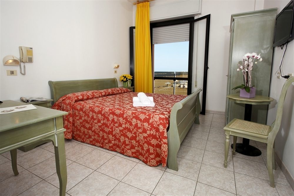 Hotel Baia ริมินี ภายนอก รูปภาพ