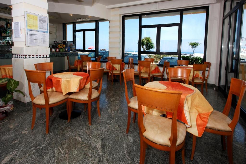 Hotel Baia ริมินี ภายนอก รูปภาพ