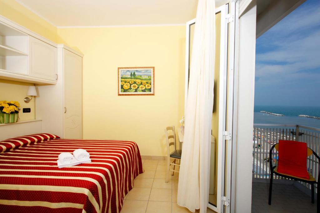 Hotel Baia ริมินี ภายนอก รูปภาพ